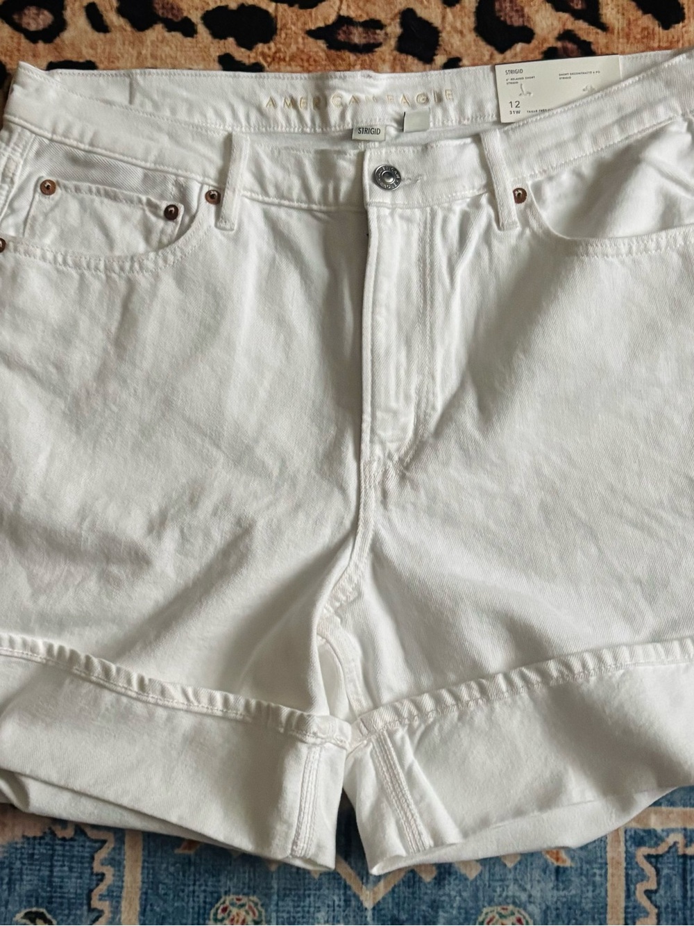 American Eagle Strigid 6” Relaxed Super High Rise White Denim Shorts Size 12